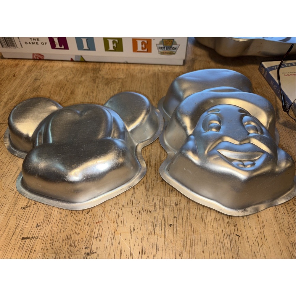 Vintage 1976 Walt Disney Wilton Jiminy Cricket Mickey Mouse Cake Pan Tin Set